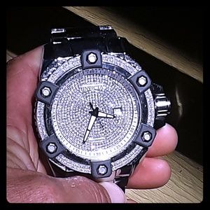 Invicta 3.5ctw Dimond Swiss Movement watch
